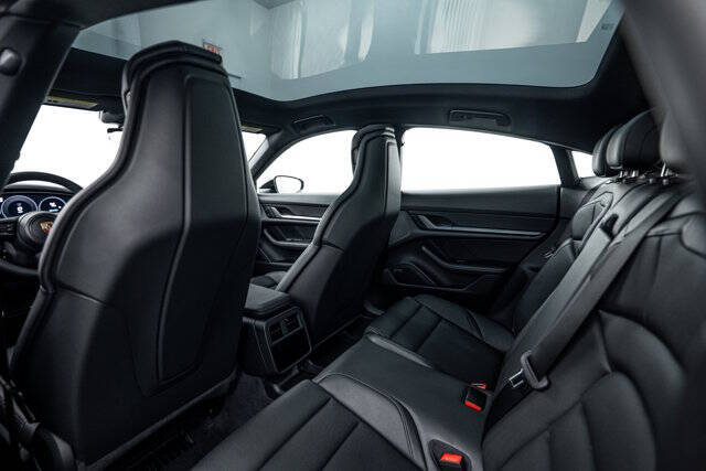 2025 Porsche Taycan 4