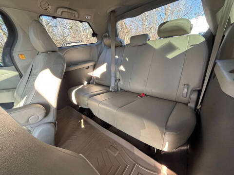 2012 Toyota Sienna