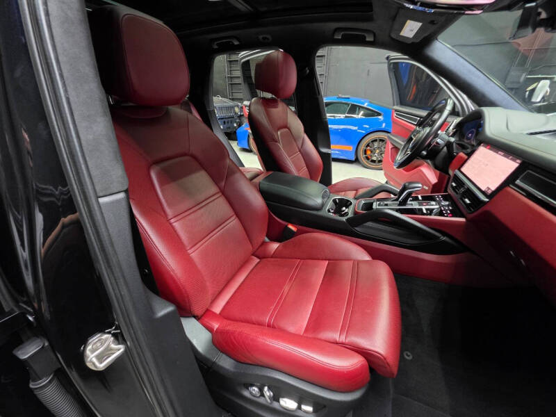 2021 Porsche Cayenne GTS