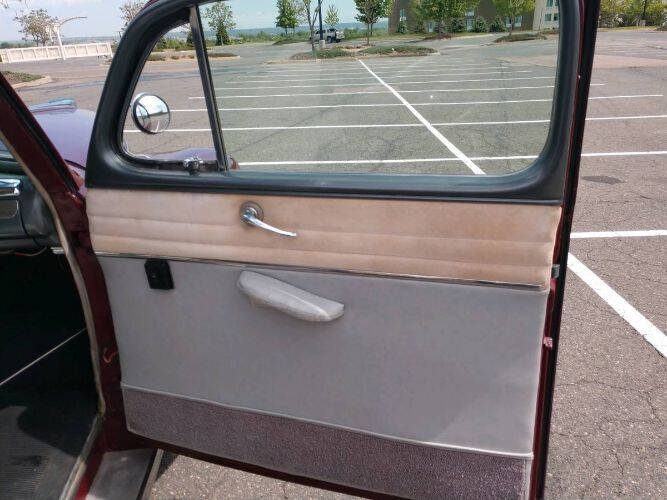 1947 Ford Super Deluxe