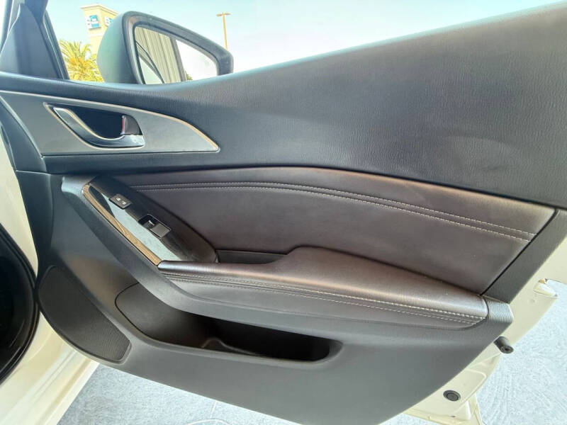 2018 Mazda MAZDA3 Touring