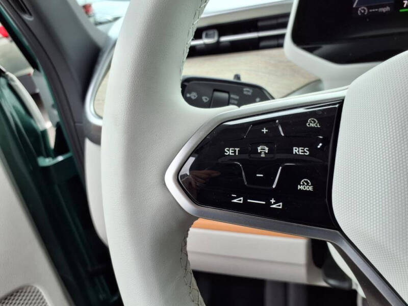 2025 Volkswagen ID. Buzz Pro S Plus