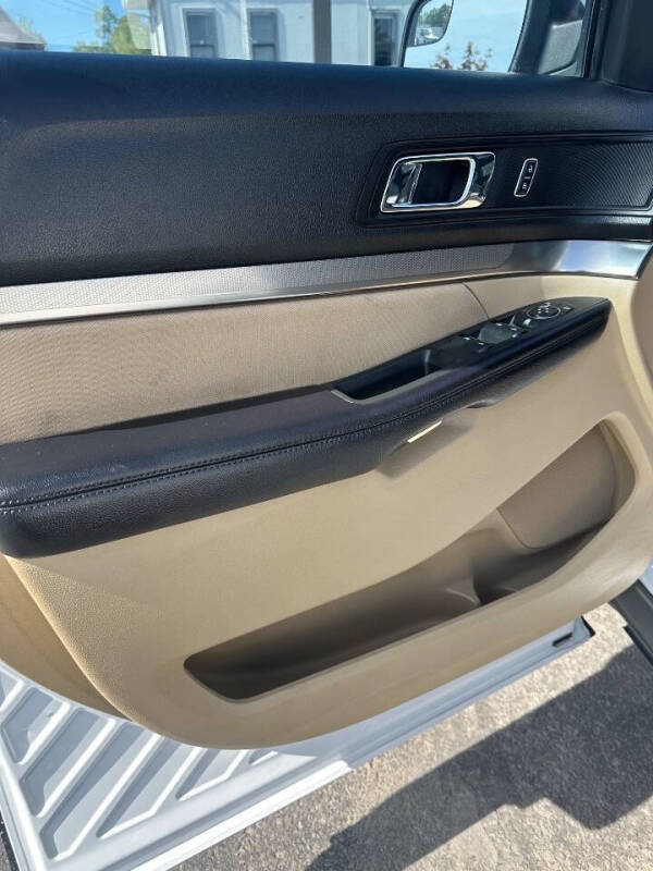 2016 Ford Explorer