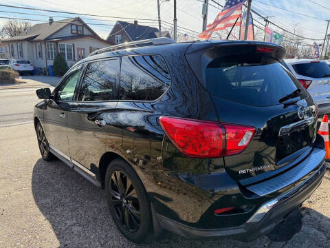 2017 Nissan Pathfinder Platinum