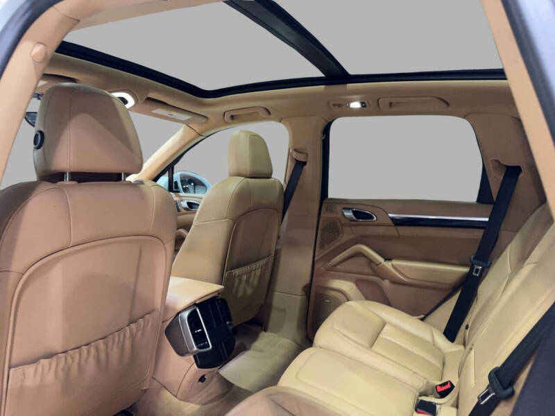 2015 Porsche Cayenne S E-Hybrid