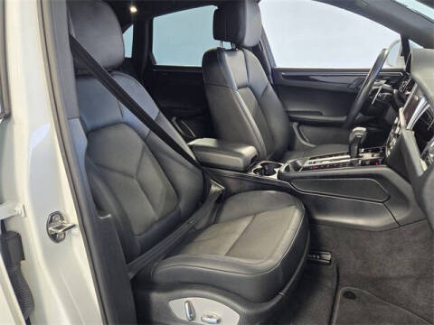 2022 Porsche Macan S