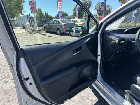 2016 Toyota Prius Two