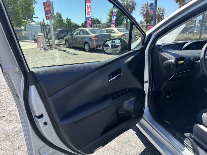 2016 Toyota Prius Two