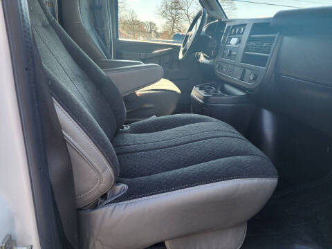 2023 Chevrolet Express 2500