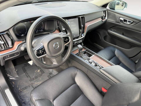 2020 Volvo S60 T5 Momentum