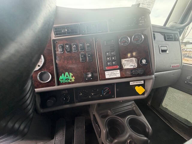 2019 Kenworth T270