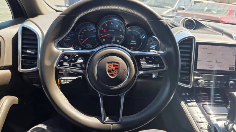 2017 Porsche Cayenne Platinum Edition