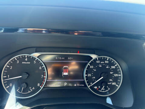 2022 Nissan Pathfinder SV