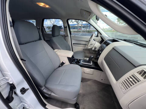 2009 Ford Escape XLS