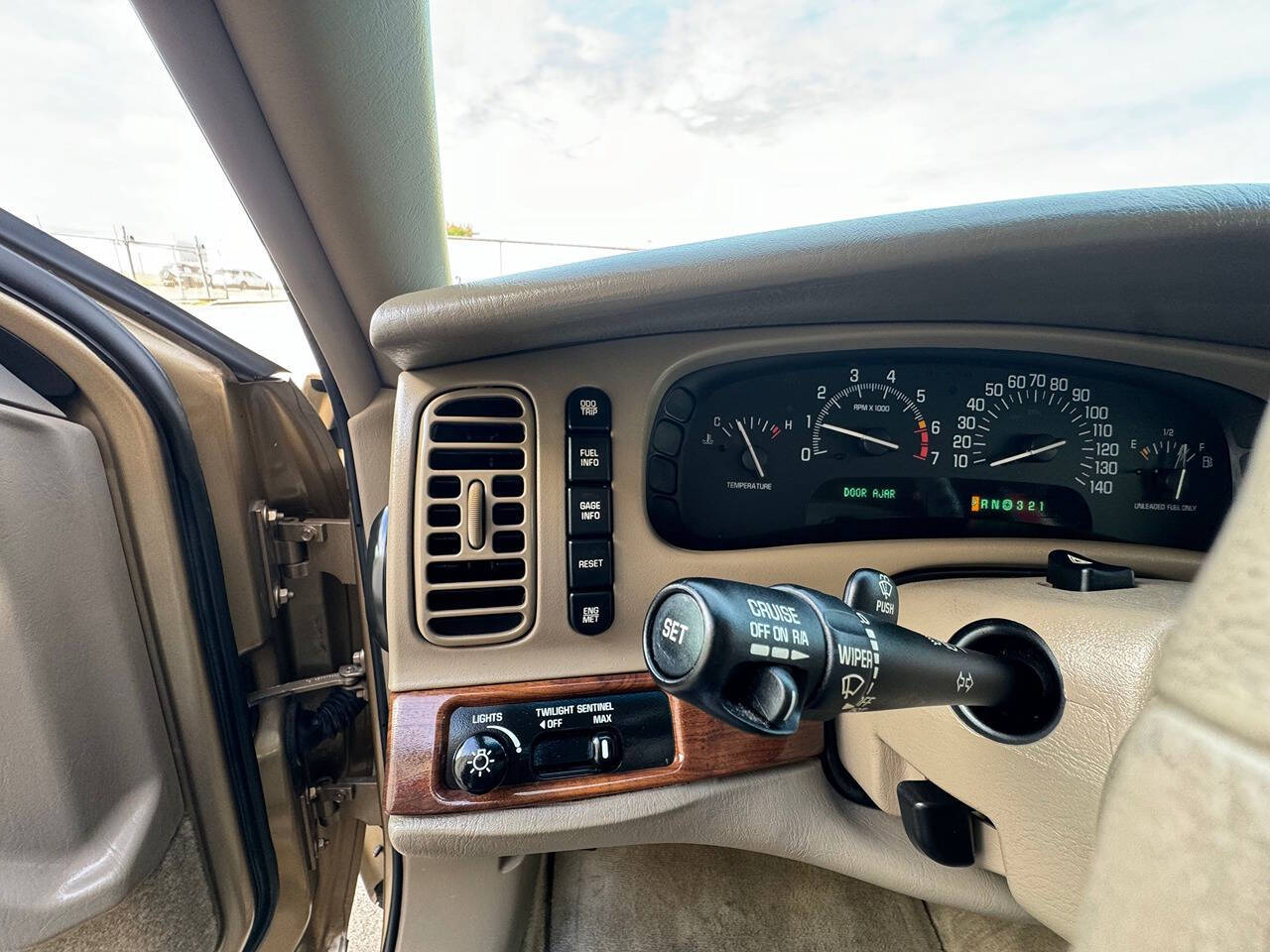 2000 Buick Park Avenue for sale at Carnival Car Company in Victoria, TX