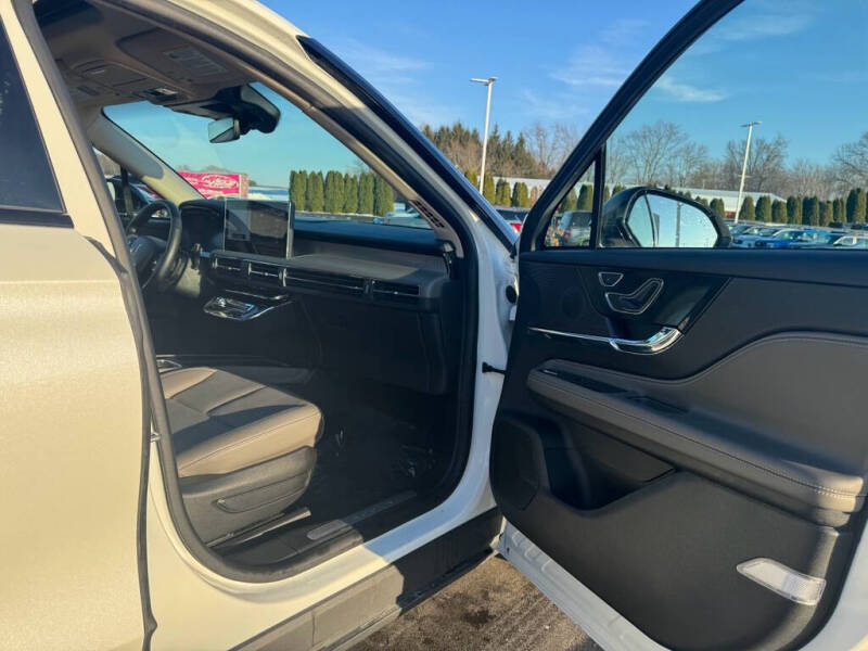 2023 Lincoln Corsair Standard