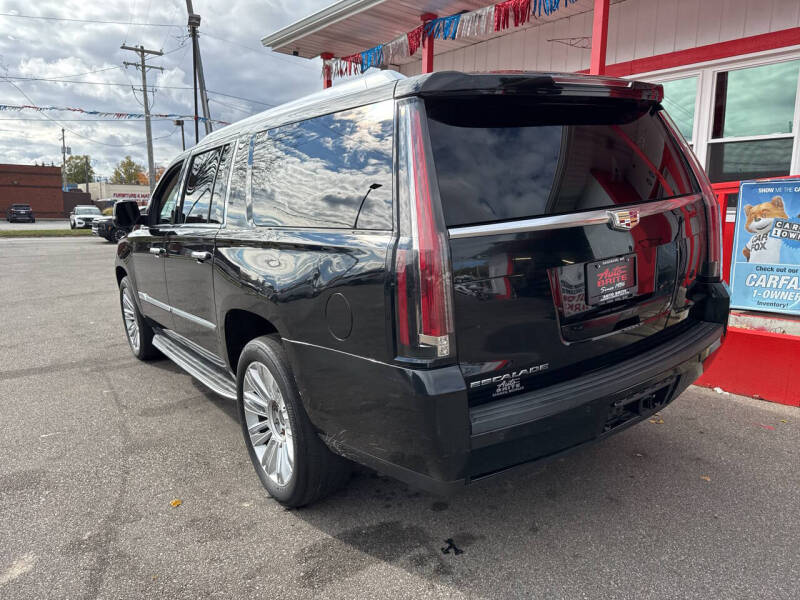 2016 Cadillac Escalade ESV Luxury Collection