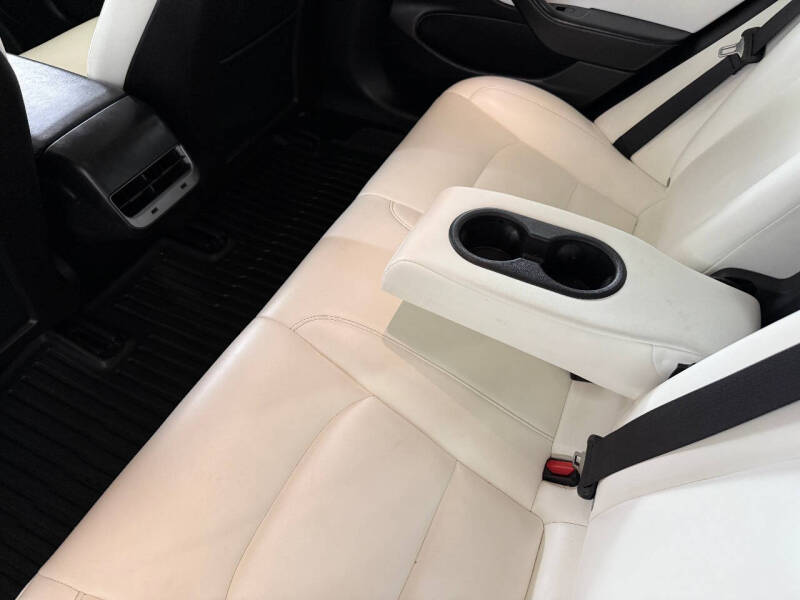 2019 Tesla Model 3 Base photo 40