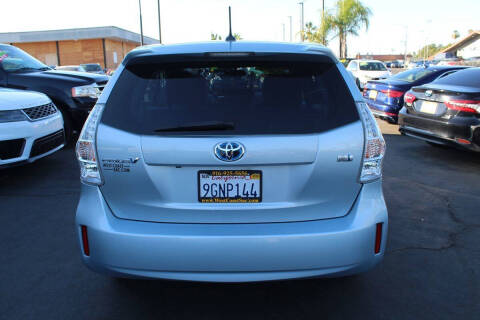 2012 Toyota Prius v Three
