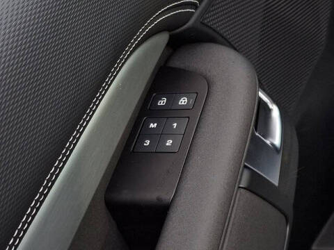 2025 Land Rover Discovery P360 Dynamic SE