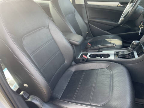 2013 Volkswagen Passat SE PZEV