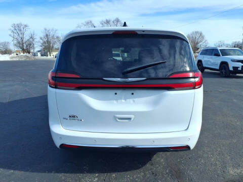 2023 Chrysler Pacifica Touring L