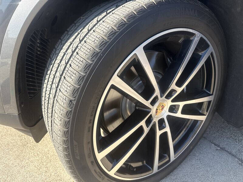 2024 Porsche Cayenne S Coupe