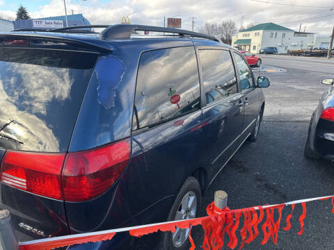 2005 Toyota Sienna LE 7 Passenger