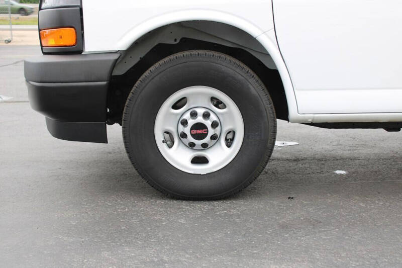 2025 GMC Savana 2500