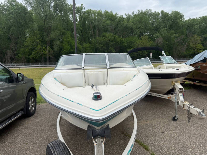1995 Rinker 18 bowrider
