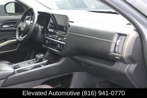 2022 Nissan Pathfinder Platinum