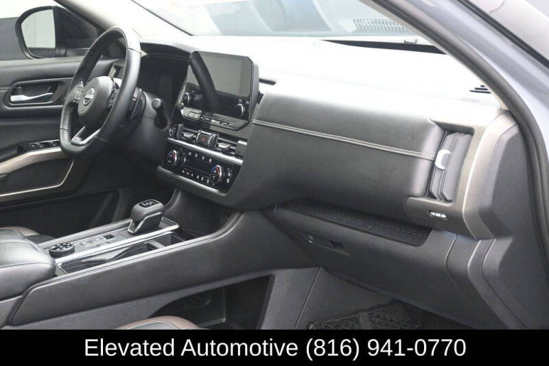 2022 Nissan Pathfinder Platinum