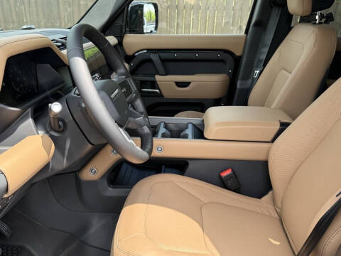 2025 Land Rover Defender 110 P400 S