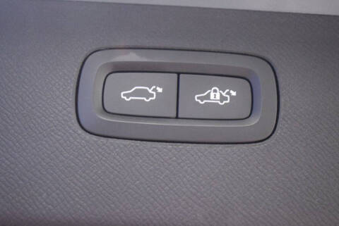 2020 Volvo XC90 T5 Momentum