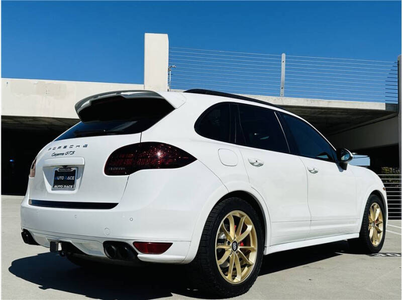 2013 Porsche Cayenne GTS