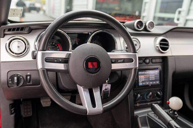 2006 Ford Mustang 23