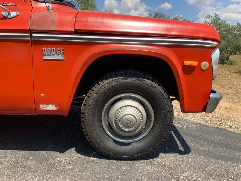 1969 Dodge D200 Pickup