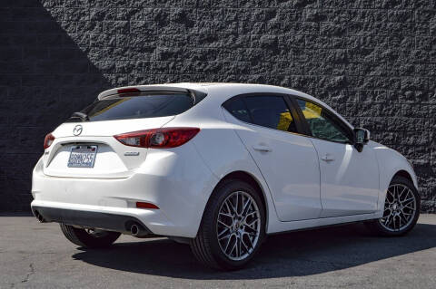 2018 Mazda MAZDA3 Touring