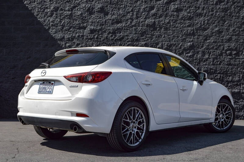 2018 Mazda MAZDA3 Touring