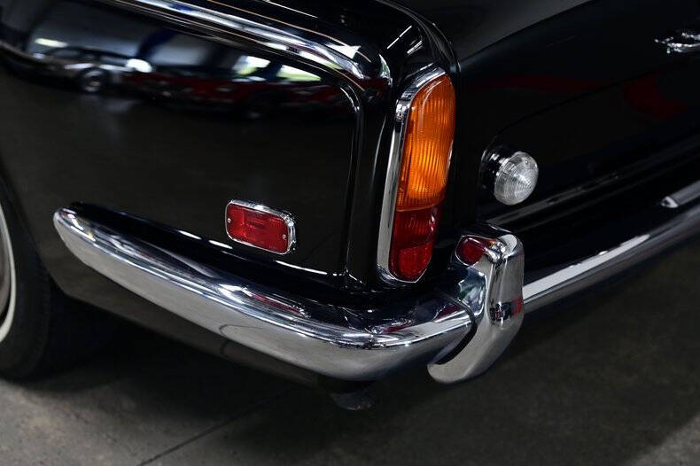 1972 Rolls-Royce SILVER CLOUD LWB