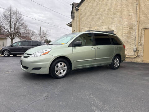 2008 Toyota Sienna for sale at Strong Automotive in Watertown WI