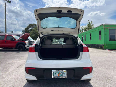 2016 Kia Rio 5-Door EX