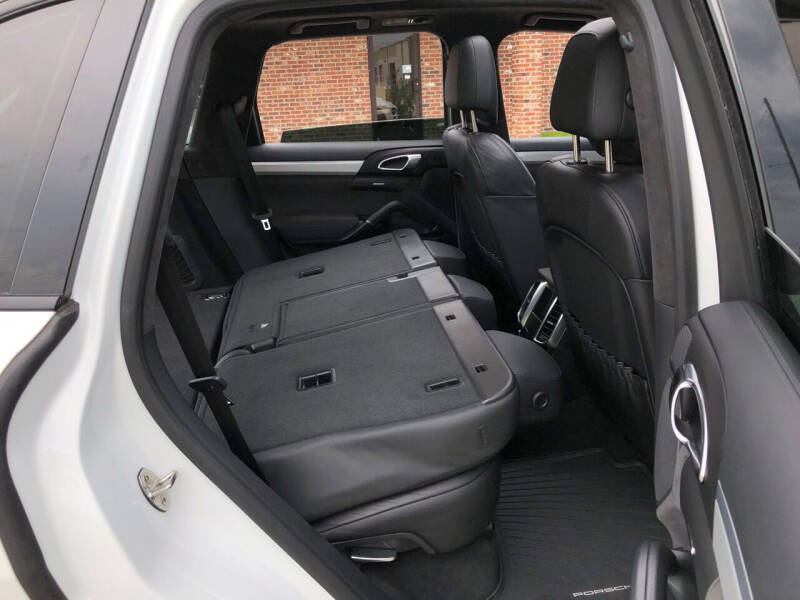 2013 Porsche Cayenne GTS