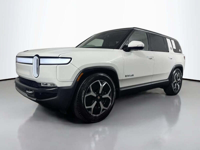 2024 Rivian R1S