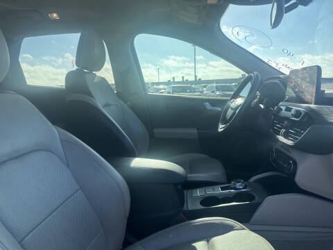 2020 Ford Escape Titanium