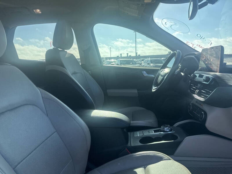 2020 Ford Escape Titanium