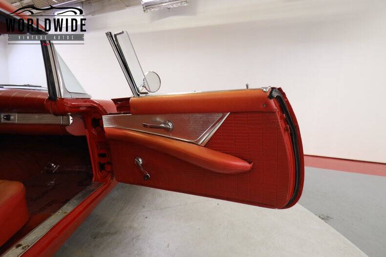 1957 Ford Thunderbird