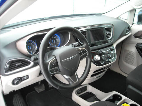 2021 Chrysler Voyager LX