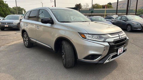 2020 Mitsubishi Outlander ES