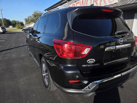 2020 Nissan Pathfinder SL